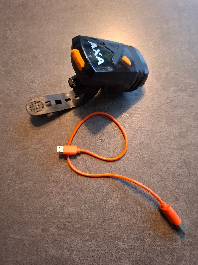 AXA USB – oplaadbare koplamp voor fiets, Fietsen en Brommers, Voorlicht, Nieuw, Ophalen of Verzenden, Oplaadbaar