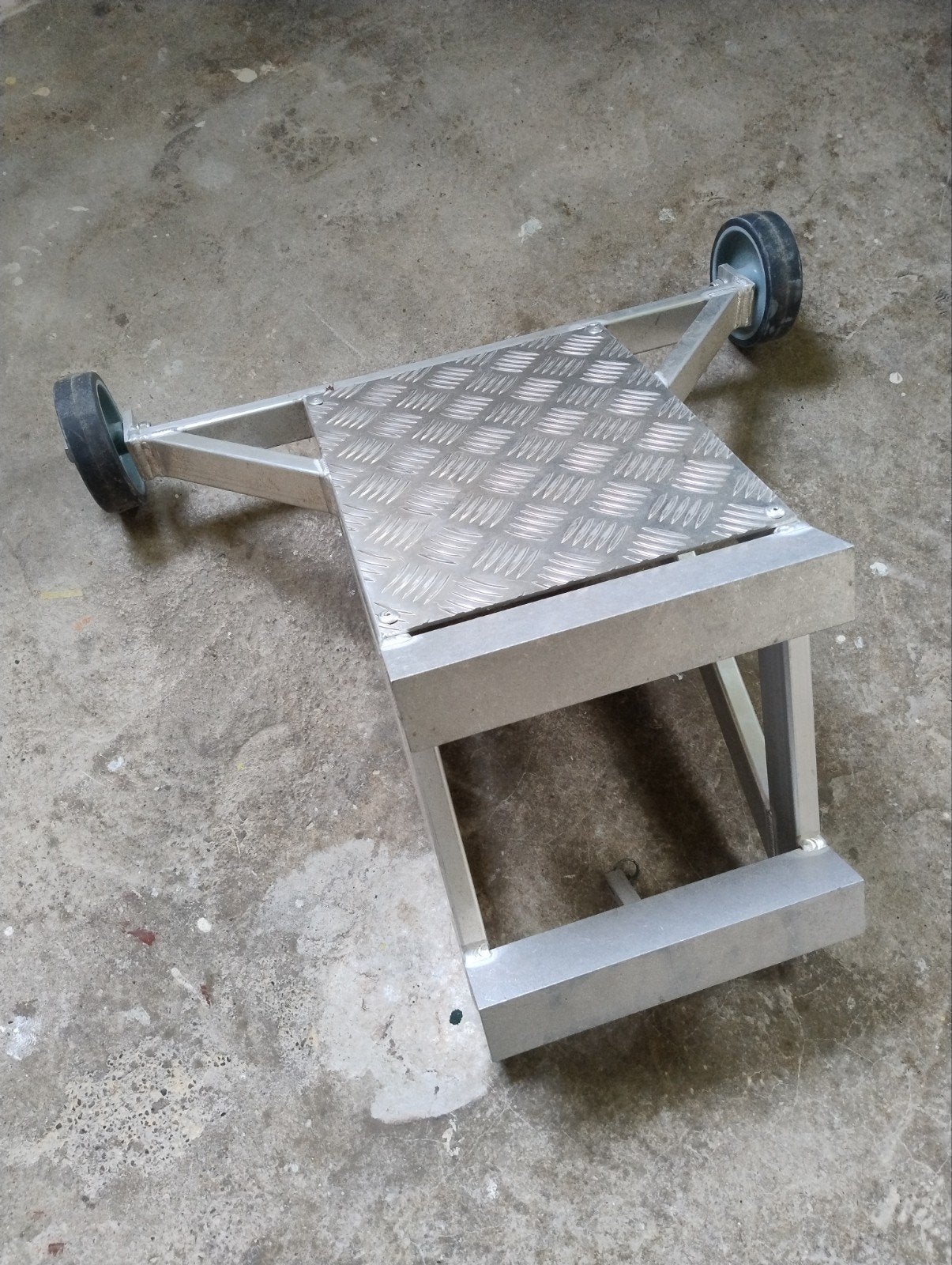 Ladderafhouder Aluminium ASC met schuine hoek en traanplaat, Ophalen of Verzenden, Gebruikt, Ladder