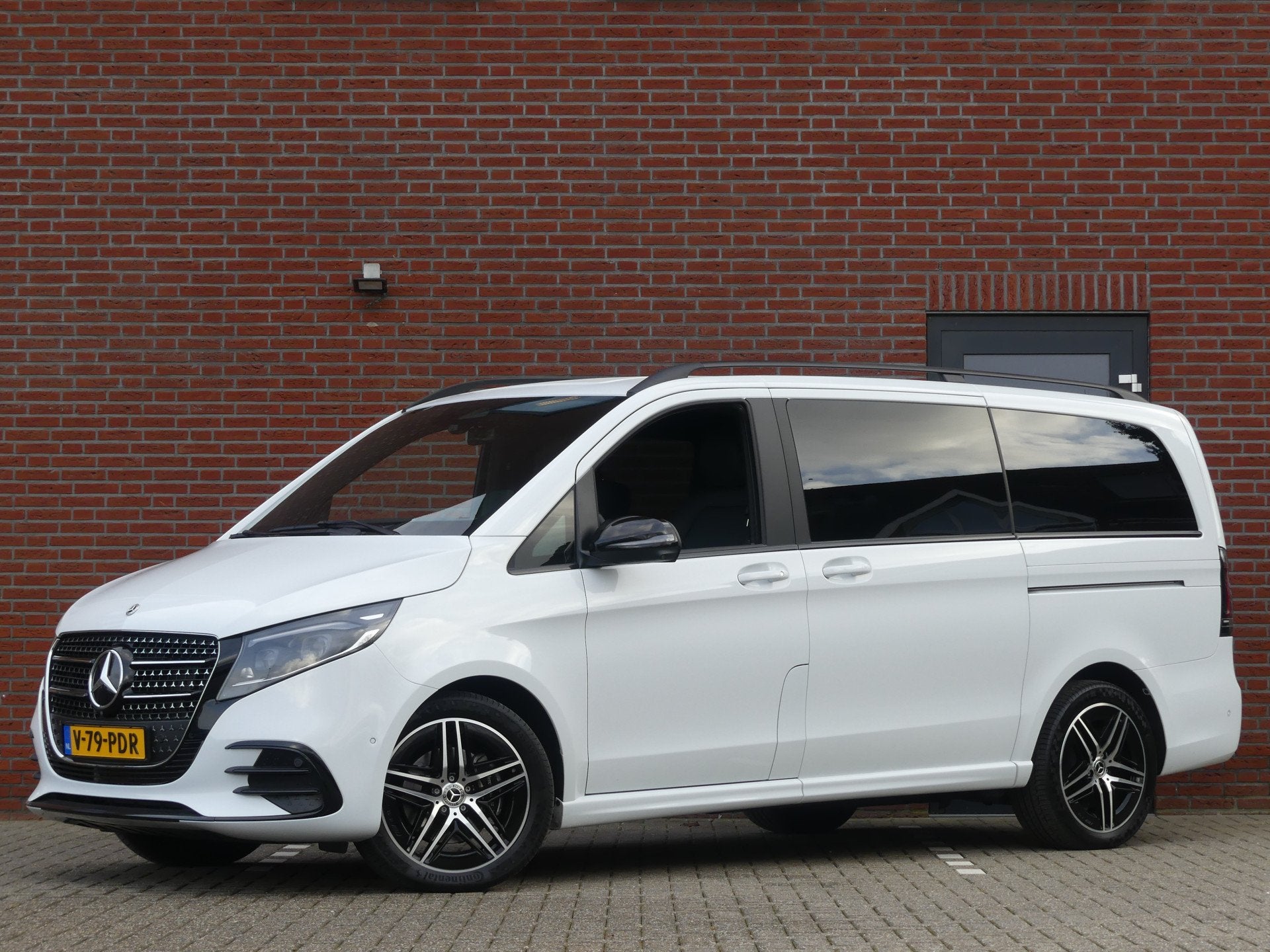 Mercedes-Benz V-Klasse 300d Lang AMG Dubbel Cabine Trekhaak/, Auto's, Achterwielaandrijving, Gebruikt, Euro 6, 4 cilinders