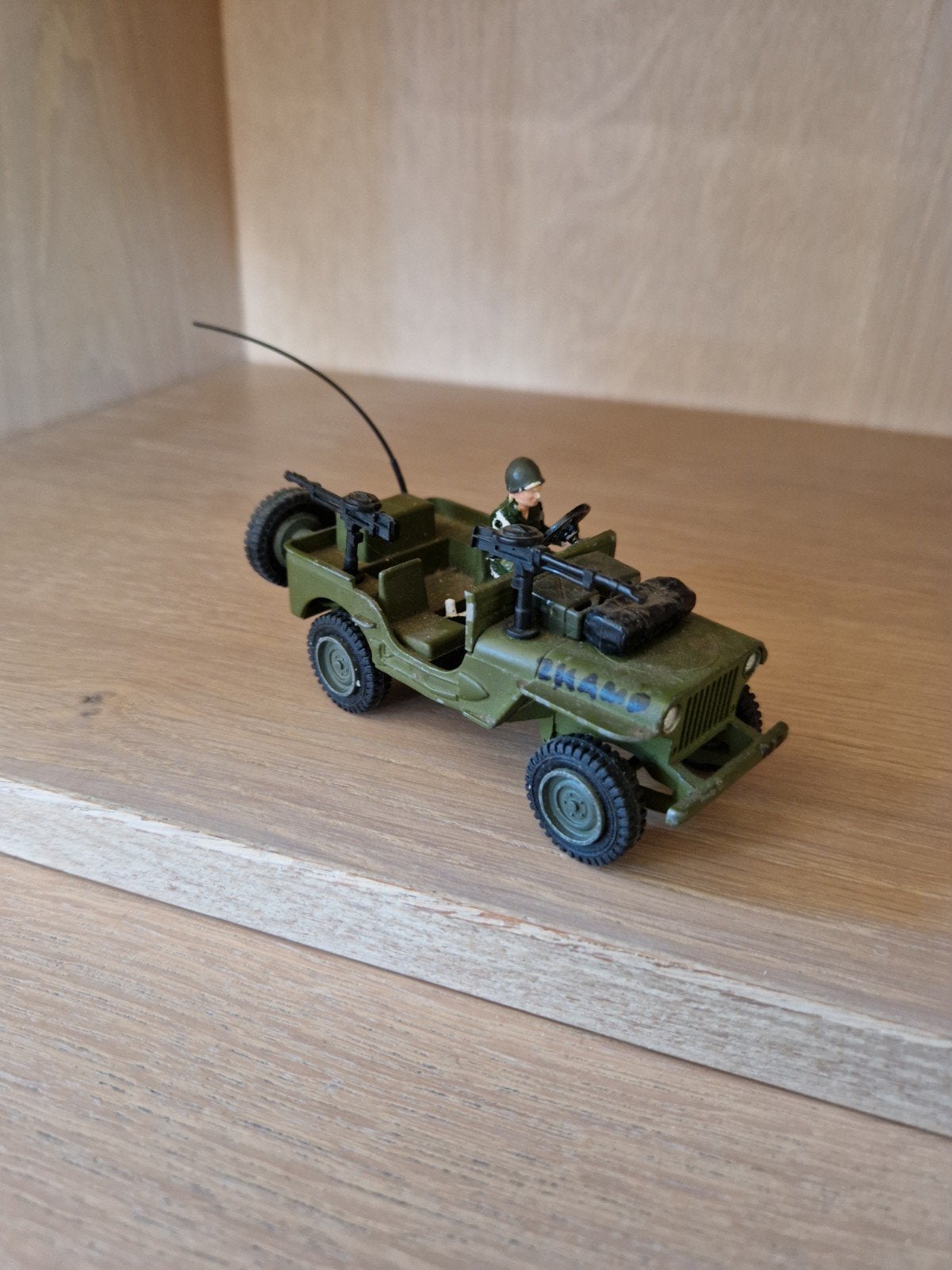 Dinky Toys US Jeep - In goede staat met chauffeur, Ophalen of Verzenden
