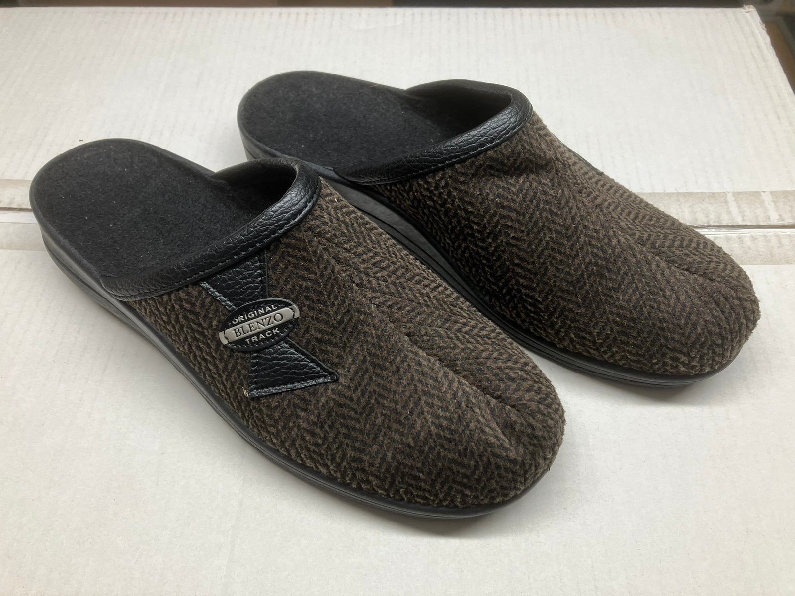 ZGAN Blenzo pantoffels maat 44, Zwart, Ophalen of Verzenden, Zo goed als nieuw, Pantoffels of Sloffen