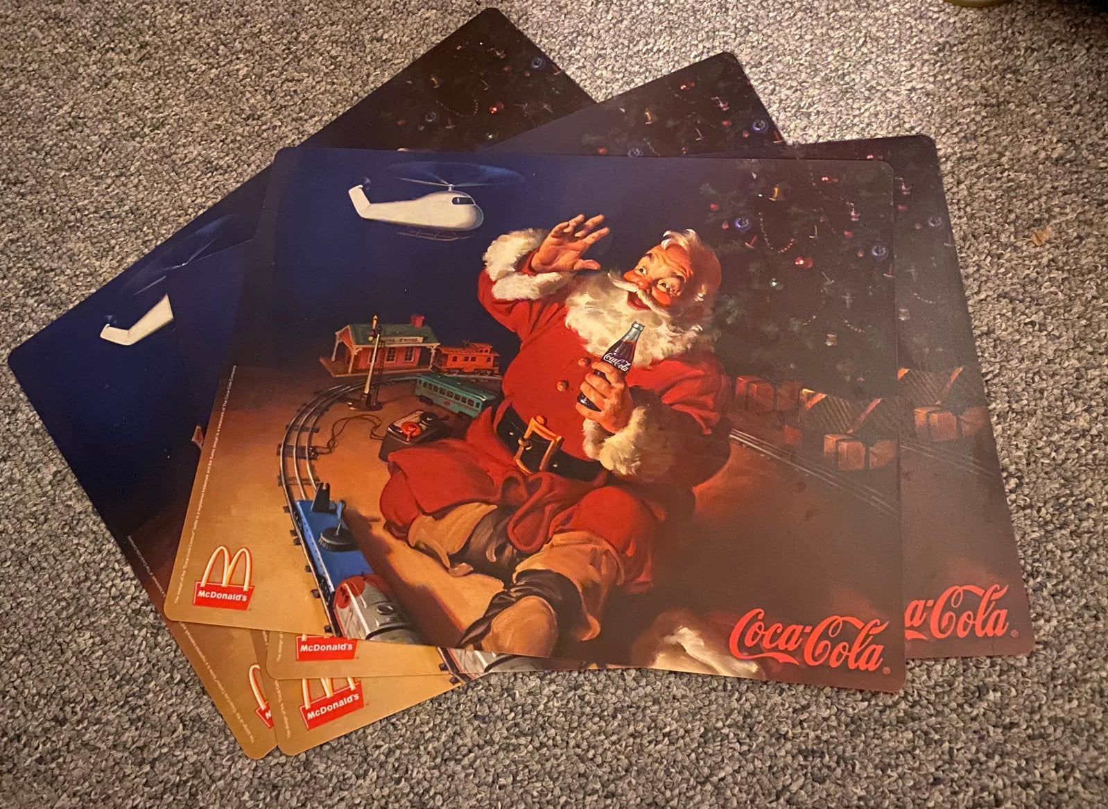 4 Kleine placemats met Coca-cola kerstman-McDonalds.30x23 cm, Ophalen of Verzenden, Zo goed als nieuw