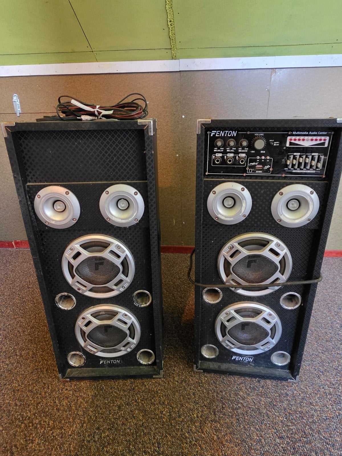 Fenton KA-26 800W Speakerset met RGB met bleutooth ontvanger, Vloerstaande luidspreker, Gebruikt, Inclusief kabels, Ophalen