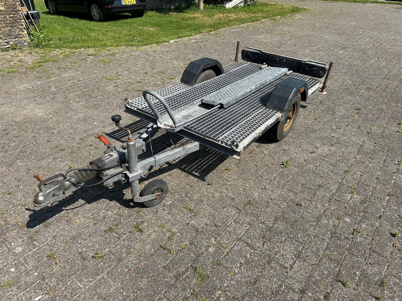 Te huur: Geremde motortrailer / motorvoertuig aanhanger, Motoren, Ophalen