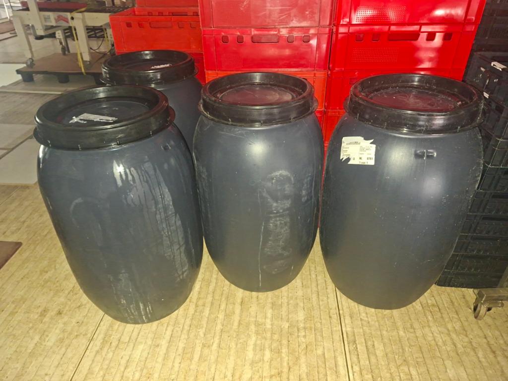 Regenton met schroefdeksel, 150 liter of meer, Ophalen, Zo goed als nieuw, Kunststof