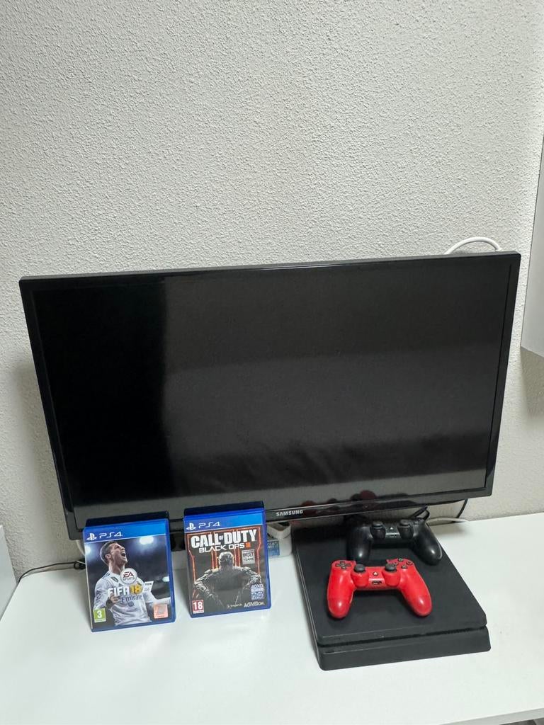 Playstaion 4, Spelcomputers en Games, Ophalen of Verzenden, Zo goed als nieuw, Met 2 controllers, Slim