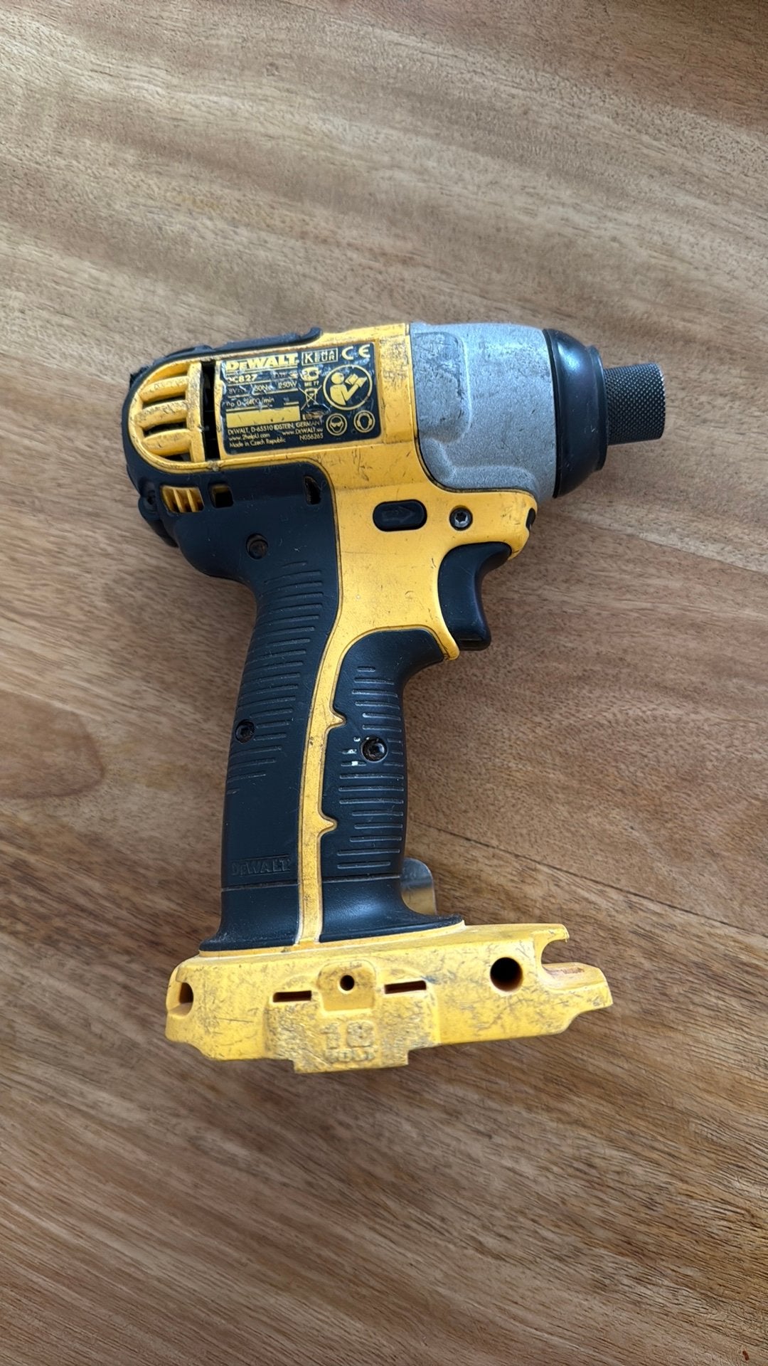 DeWalt slagschroefmachine DC827, Ophalen of Verzenden, Gebruikt, Minder dan 400 watt, Overige typen