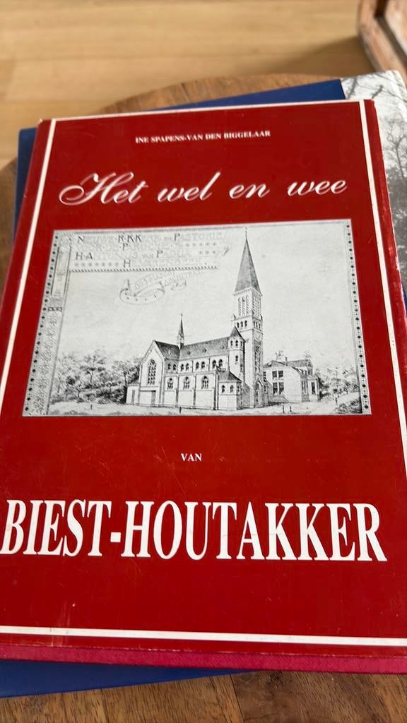 Boek biest houtakker, Ophalen of Verzenden, Zo goed als nieuw