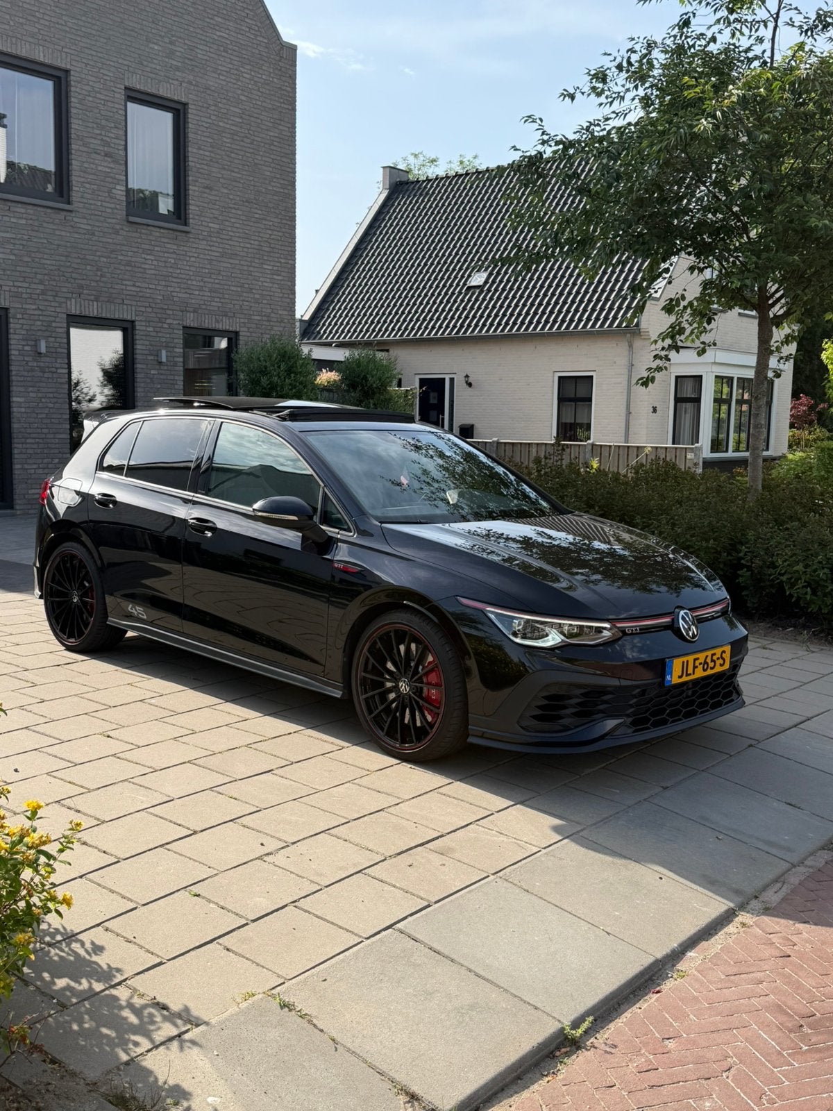 Volkswagen Golf 8 GTI Clubsport 45 Jahre FULL AKRA PANO, Auto's, 4 cilinders, 1984 cc, Zwart, 301 pk