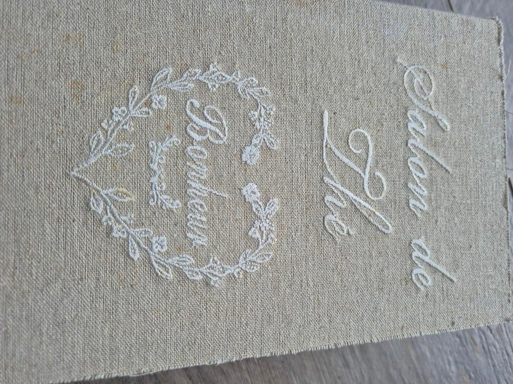 Decoratieve opbergdoos voor thee in boekvorm - Salon de Thé, Beige, Ophalen of Verzenden, Textiel, Gebruikt
