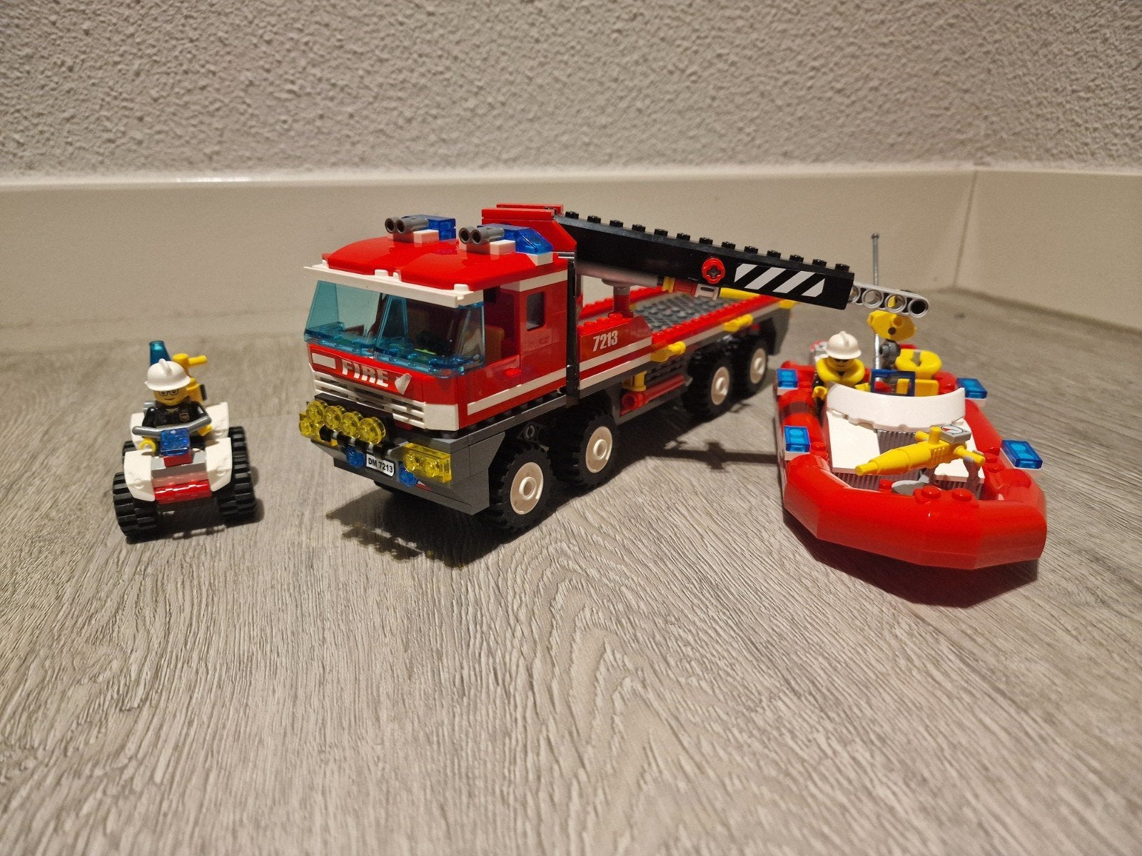 Lego City Brandweer Vrachtwagen, Boot en Quad (Set 7213), Kinderen en Baby's, Lego, Ophalen of Verzenden, Inclusief instructies