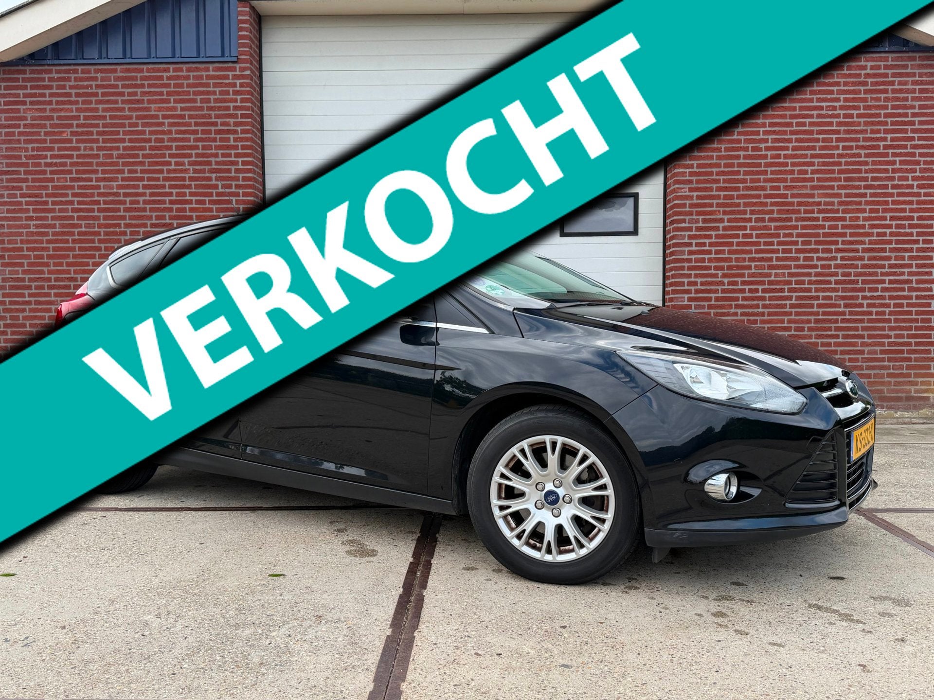 Ford Focus 1.6 EcoBoost Titanium Lane Assist Blind Spot Trek, Auto's, Stof, Gebruikt, Zwart, 4 cilinders