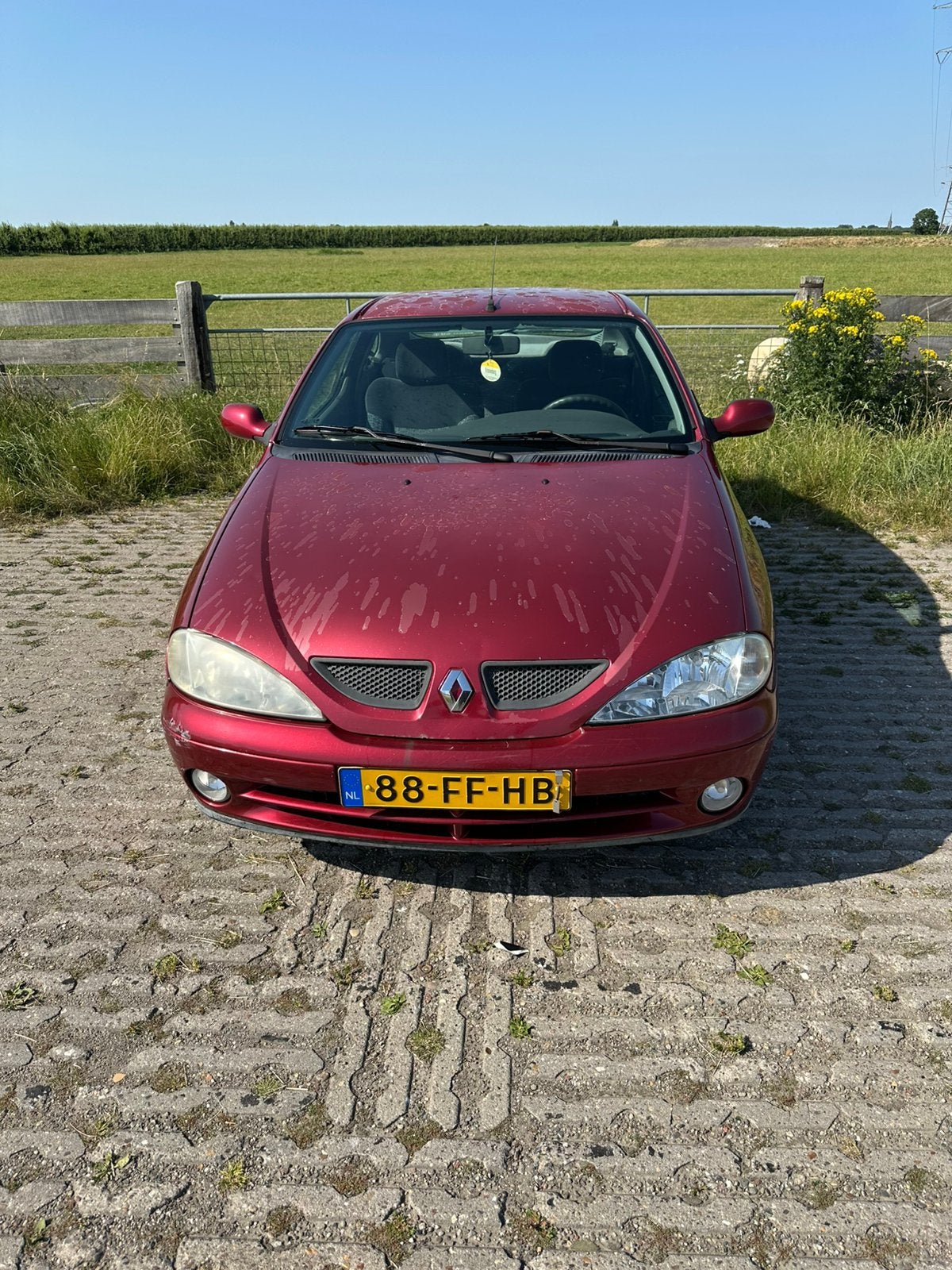 Renault Mégane 1.4 16V Coupe Bj 2000 Rood|nieuwe apk, Auto's, Renault, Voorwielaandrijving, 4 stoelen, Origineel Nederlands, Overige kleuren