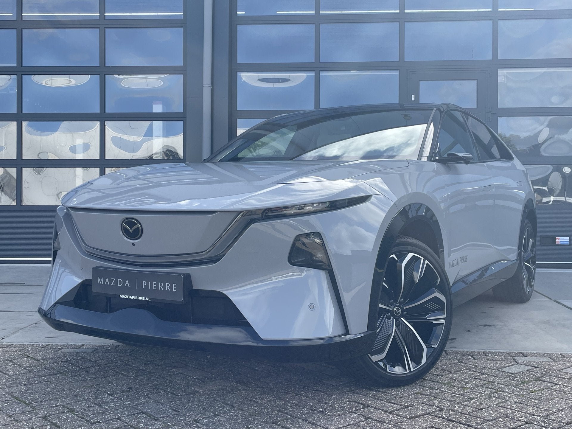 Mazda CX-6e Takumi Plus 78 kWh NAVI | APPLE CARPLAY / ANDROI, Auto's, Automaat, Dealer onderhouden, Achterwielaandrijving, 6e