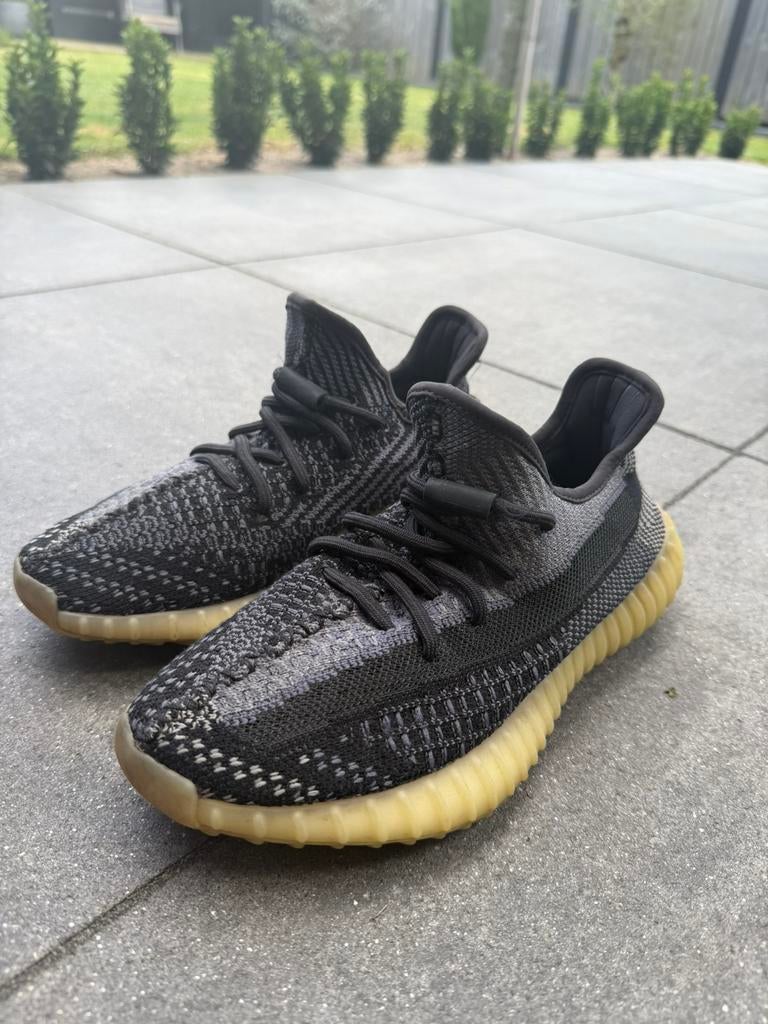 Yeezy sneakers, Ophalen of Verzenden, Zo goed als nieuw, Sneakers of Gympen