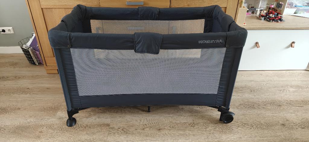 Koelstra Travelsleeper T5 Campingbedje inclusief matras, Kinderen en Baby's, Ophalen, Zo goed als nieuw, Reisbedje