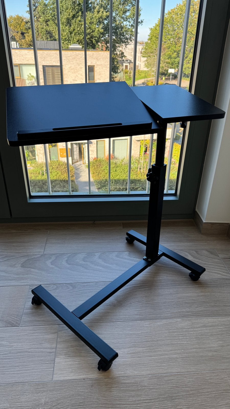 Laptoptafel, Bedtafel Verstelbaar in Hoogte & Hoek zwart, Ophalen, Zo goed als nieuw