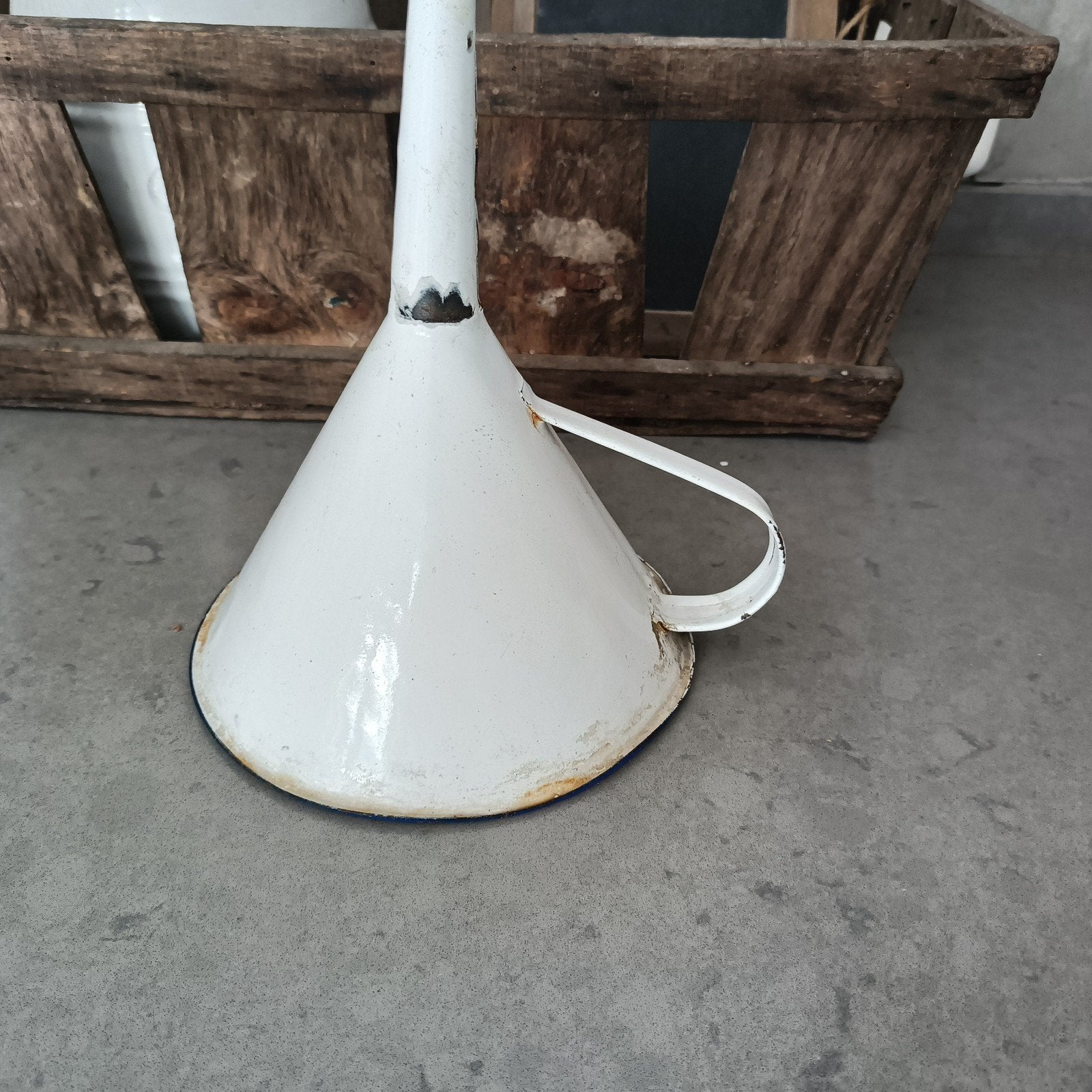 Brocante emaille trechter (hemelswit met brocante), Ophalen of Verzenden
