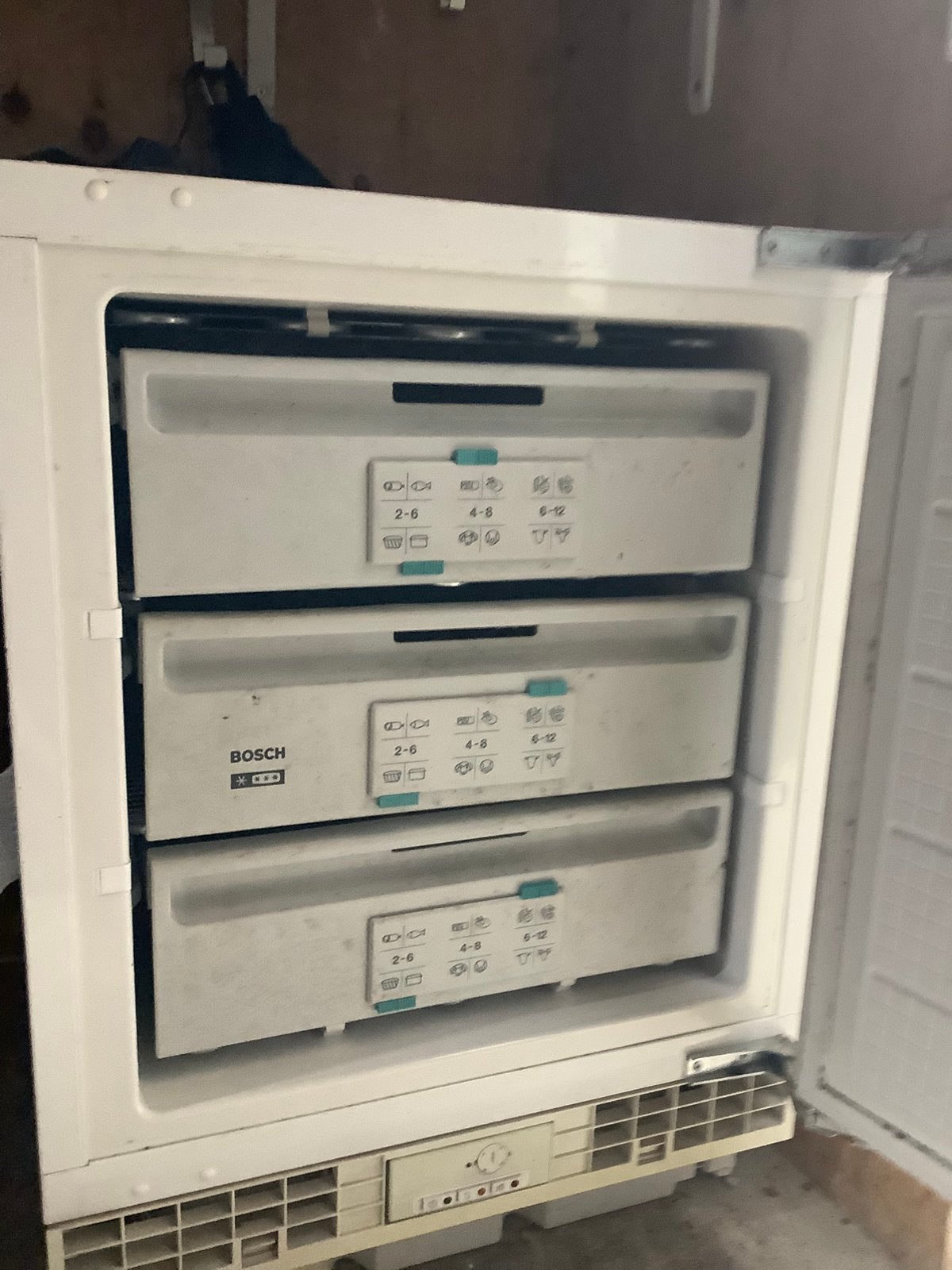Diepvries Bosch, Gebruikt, Minder dan 85 cm, Minder dan 60 cm, Inbouw