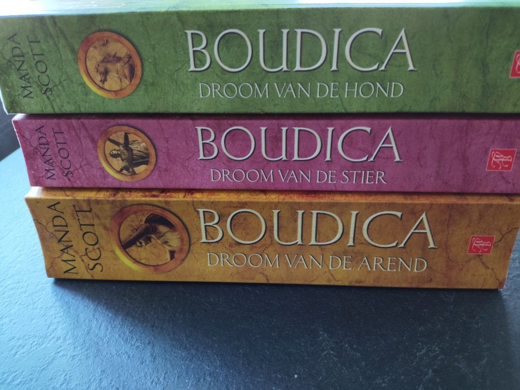 Manda Scott Boudica boeken, Ophalen of Verzenden, Zo goed als nieuw