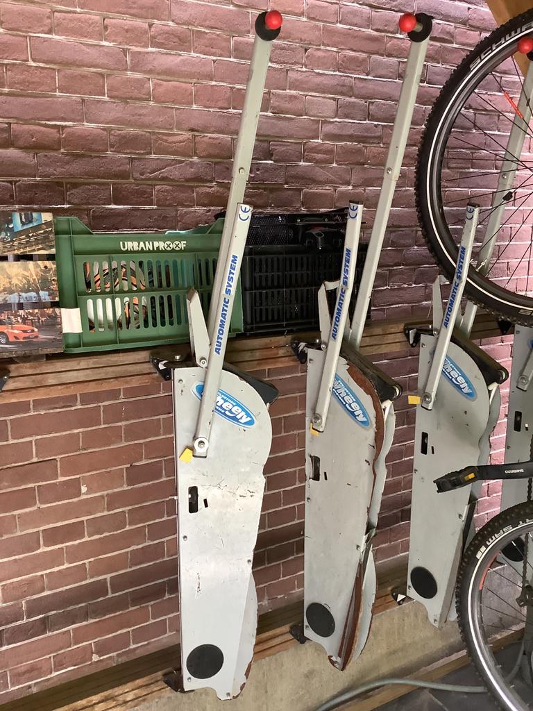 Ophangsysteem voor fietsen - Ruimtebesparend en stevig, Fietsen en Brommers, Ophalen of Verzenden, Zo goed als nieuw, Gewone step