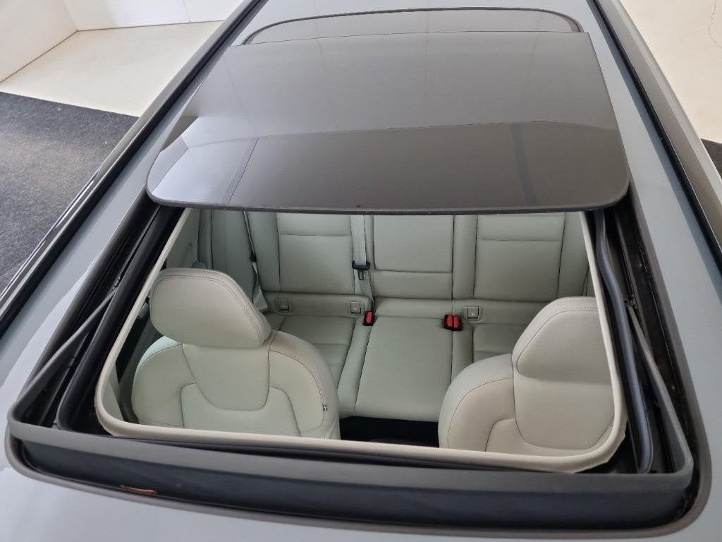 Volvo V60 2.0 B3 Plus Dark | Adaptieve Cruise Control | Pano, Auto's, Volvo, Lichtsensor, Euro 6, 4 cilinders, 1634 kg