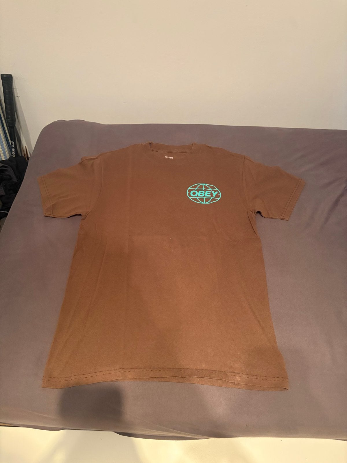 2x Obey T-shirts Maat S - Bruin & Wit, Ophalen of Verzenden, Zo goed als nieuw, Maat 46 (S) of kleiner, Bruin