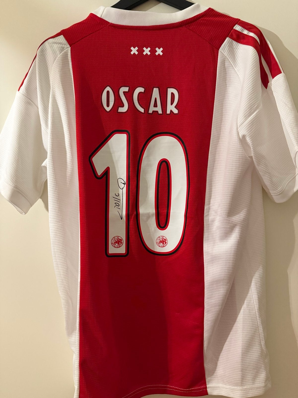 Gesigneerd shirt Oscar inclusief videobewijs, Ophalen of Verzenden