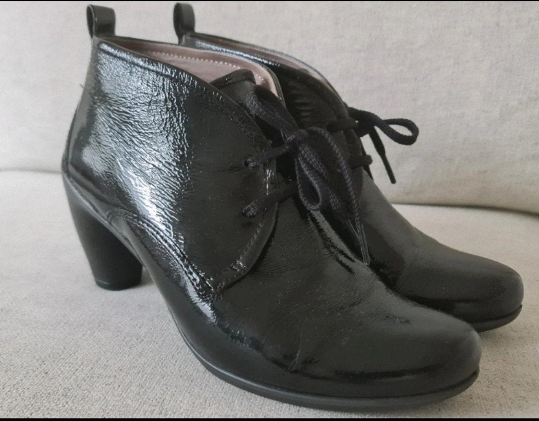 Nieuwe laarsjes 39 Ecco leer lakleer lak zwart hakken veters, Kleding | Dames, Schoenen, Ecco, Zwart, Lage of Enkellaarzen, Nieuw