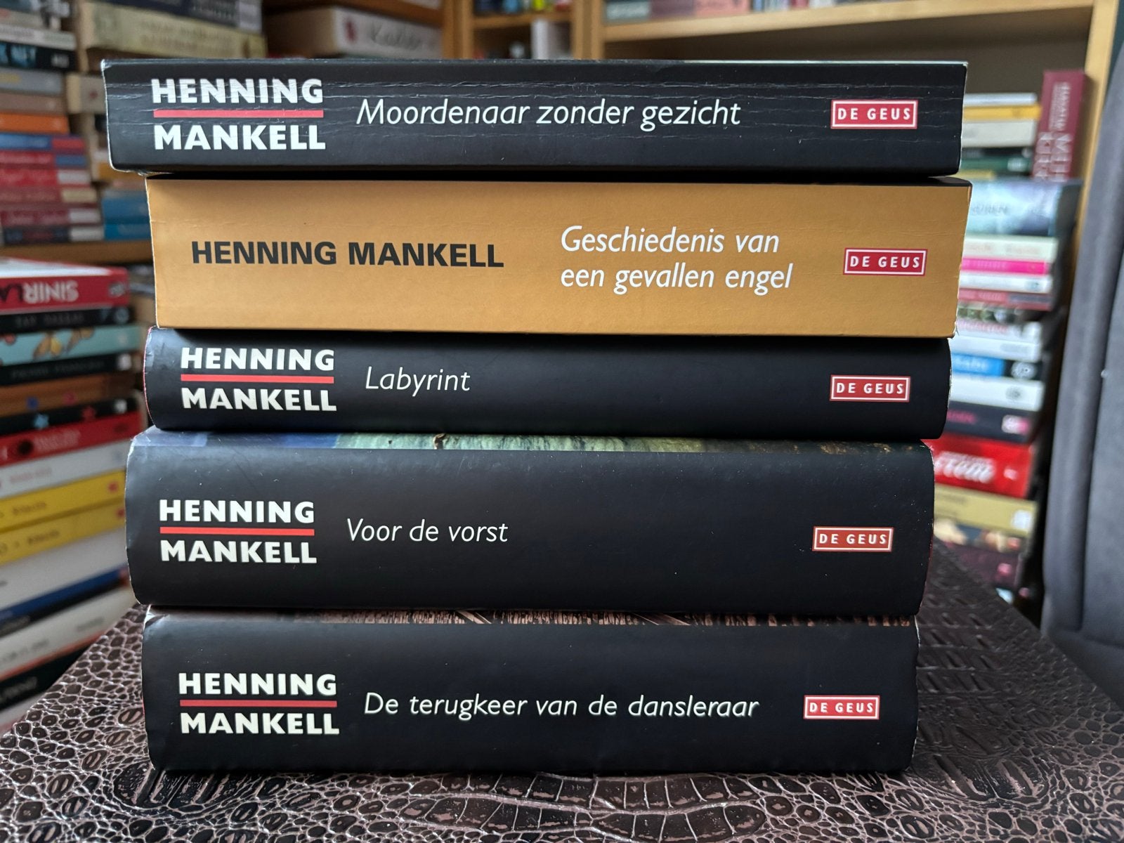 5 Henning Mankell boeken: Wallander serie en meer, Ophalen of Verzenden, Gelezen