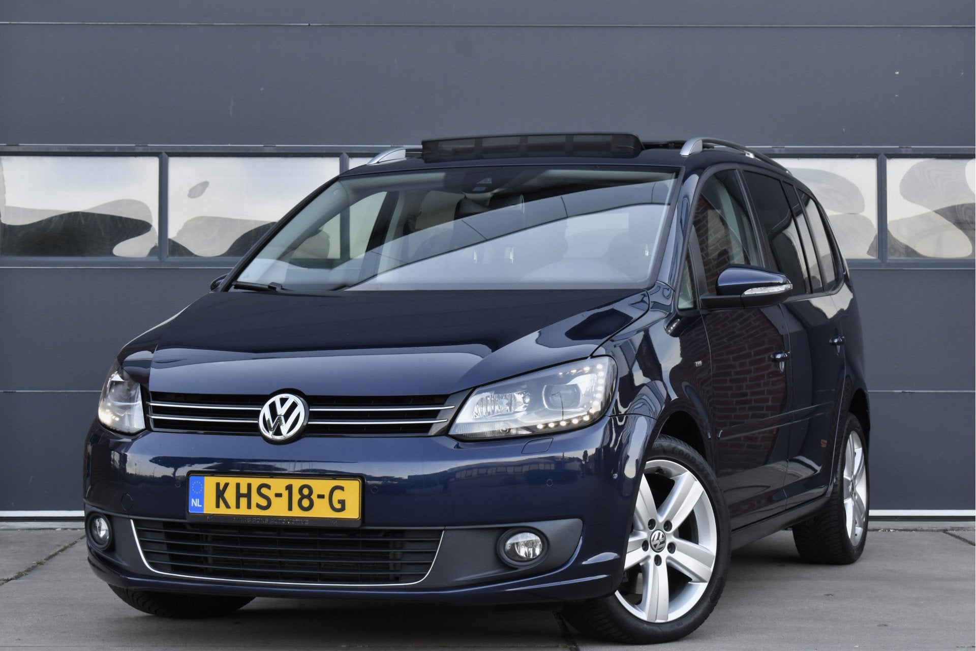 Volkswagen Touran 1.4 TSI Highline 7p. CUP Pano - Xenon - Cr, Euro 5, Gebruikt, Zwart, 4 cilinders