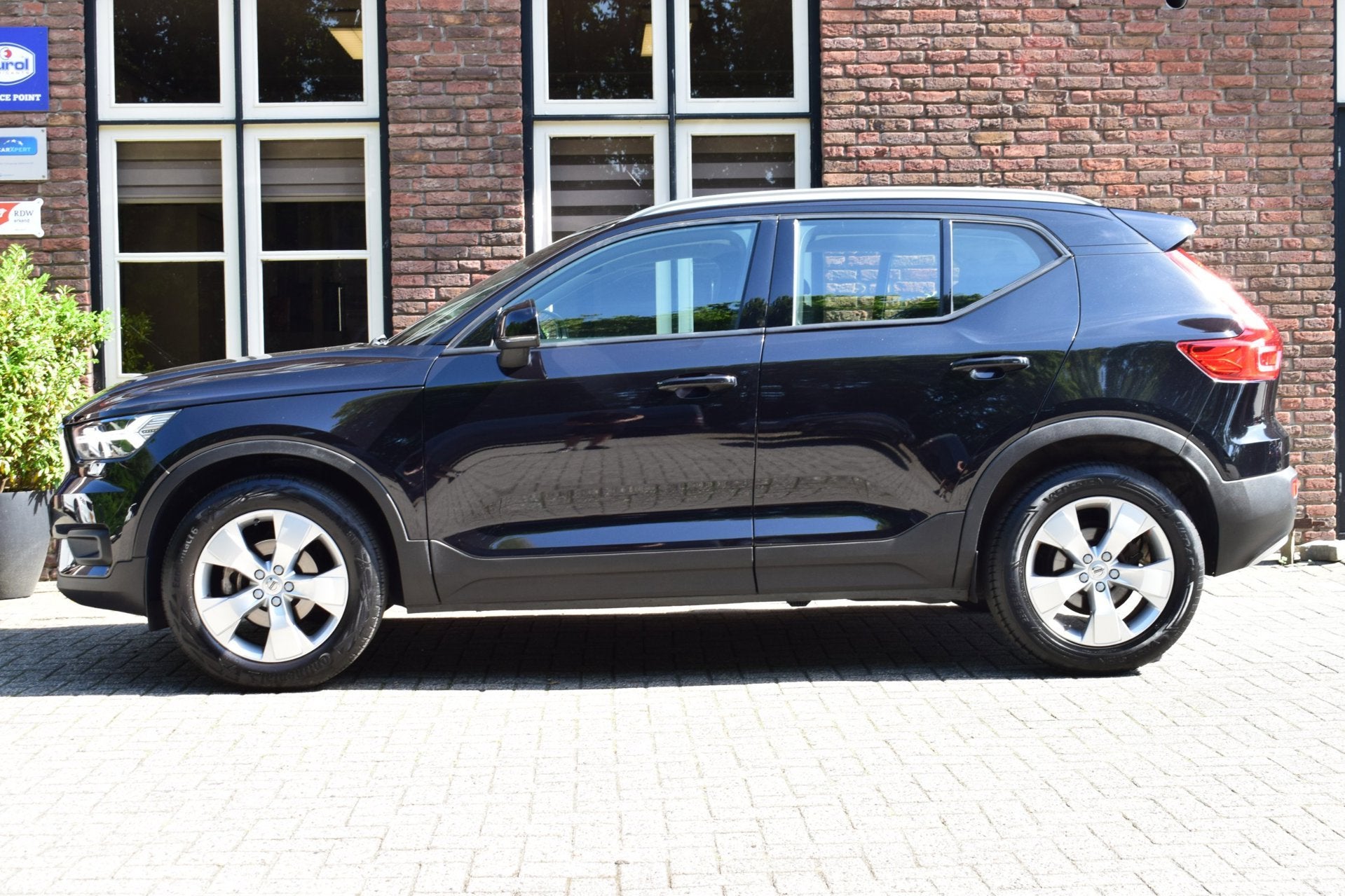 Volvo XC40 1.5 T2 Automaat Business Pro Adaptive Cruise | PD, Auto's, Dealer onderhouden, Gebruikt, Zwart, Origineel Nederlands