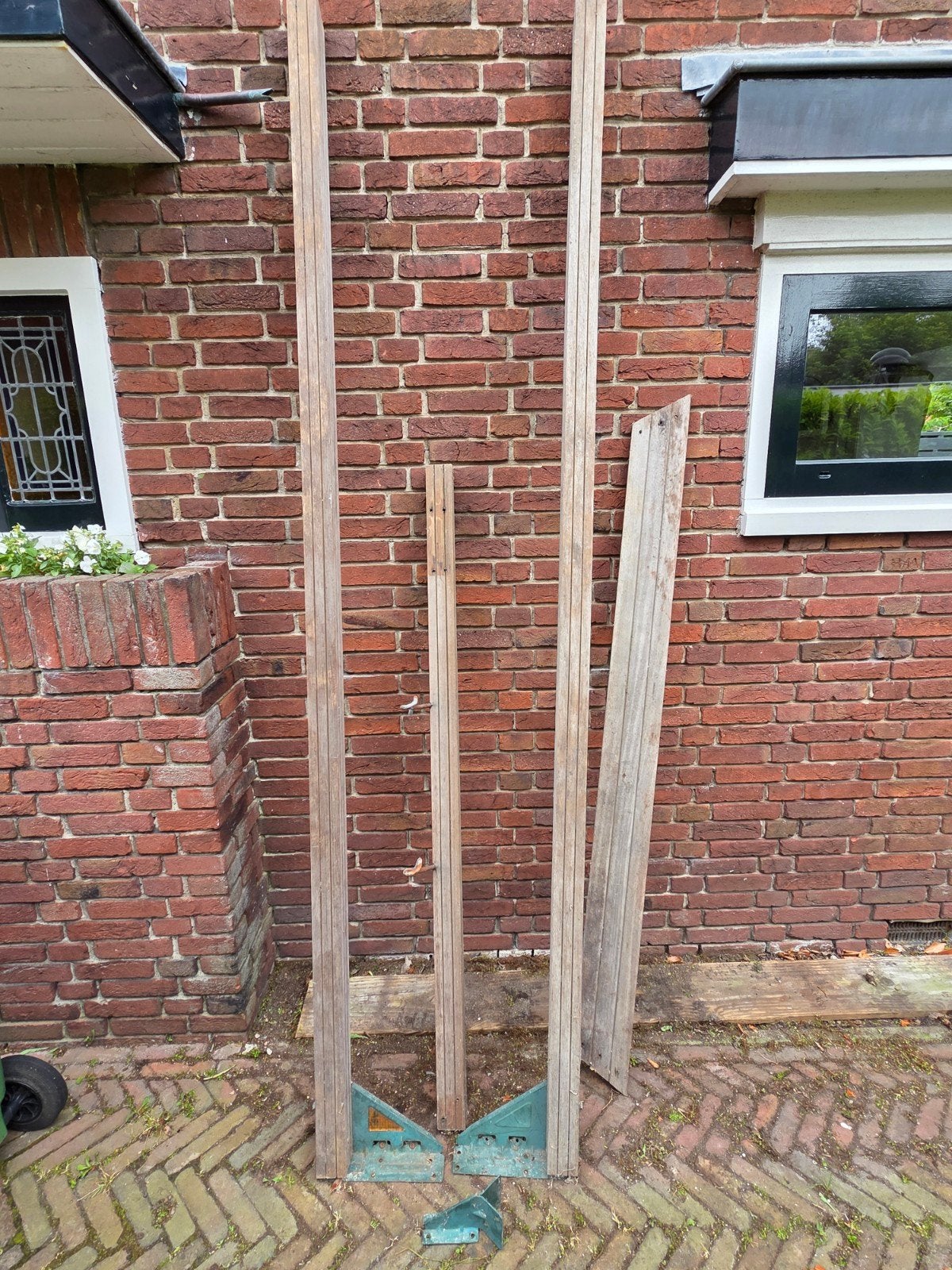 GRATIS: Houten schommel met bevestigingsmateriaal, Ophalen, Gebruikt, Schommel, Aanbouwonderdeel