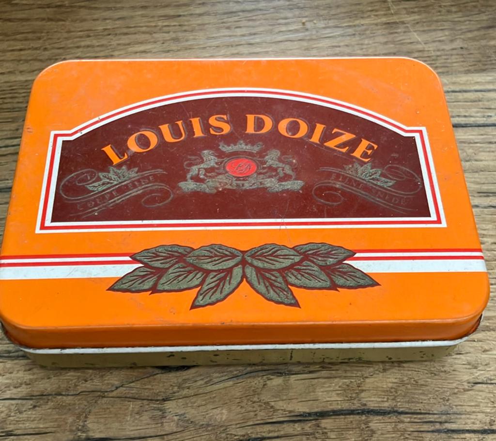 Oud Louis Doize tabaksblikje, Ophalen of Verzenden, Gebruikt, Tabaksdoos of Verpakking