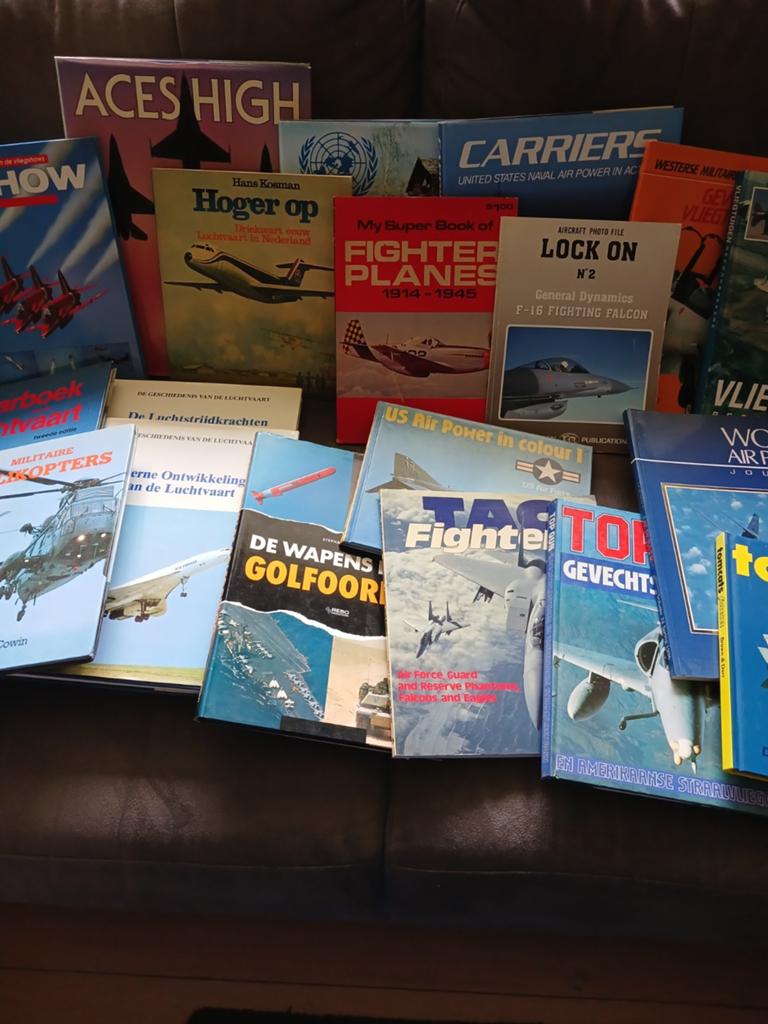 Grote collectie militaire luchtvaart boeken, Boeken, Gelezen, Diverse auteurs, Ophalen of Verzenden, 1945 tot heden