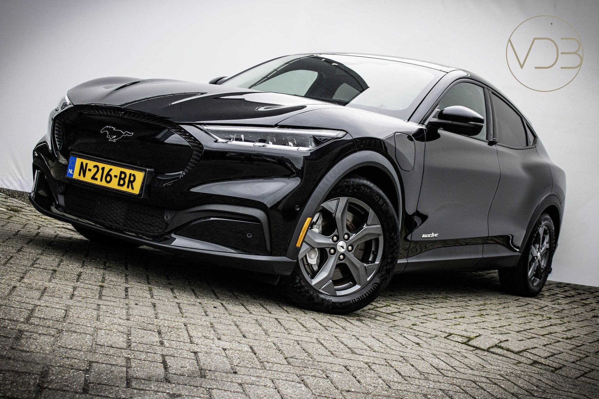 Ford Mustang Mach-E SOH 94% 75 kWh incl BTW Origineel NL LEE, Auto's, Achterwielaandrijving, Gebruikt, Automatische klimaatregeling