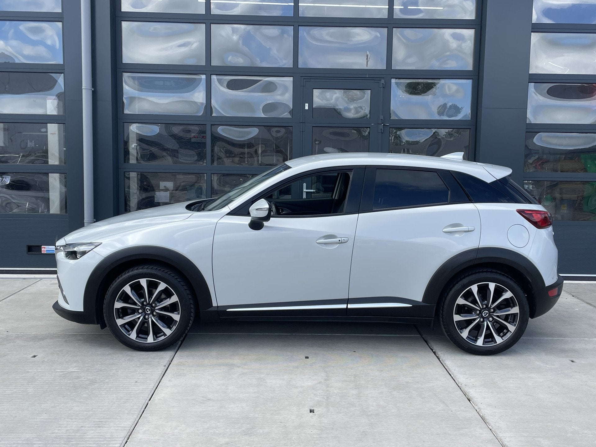 Mazda CX-3 2.0 SkyActiv-G 120 GT-M AUTOMAAT | NAVI | ACHTERU, Auto's, 1998 cc, 4 cilinders, Wit, SUV of Terreinwagen