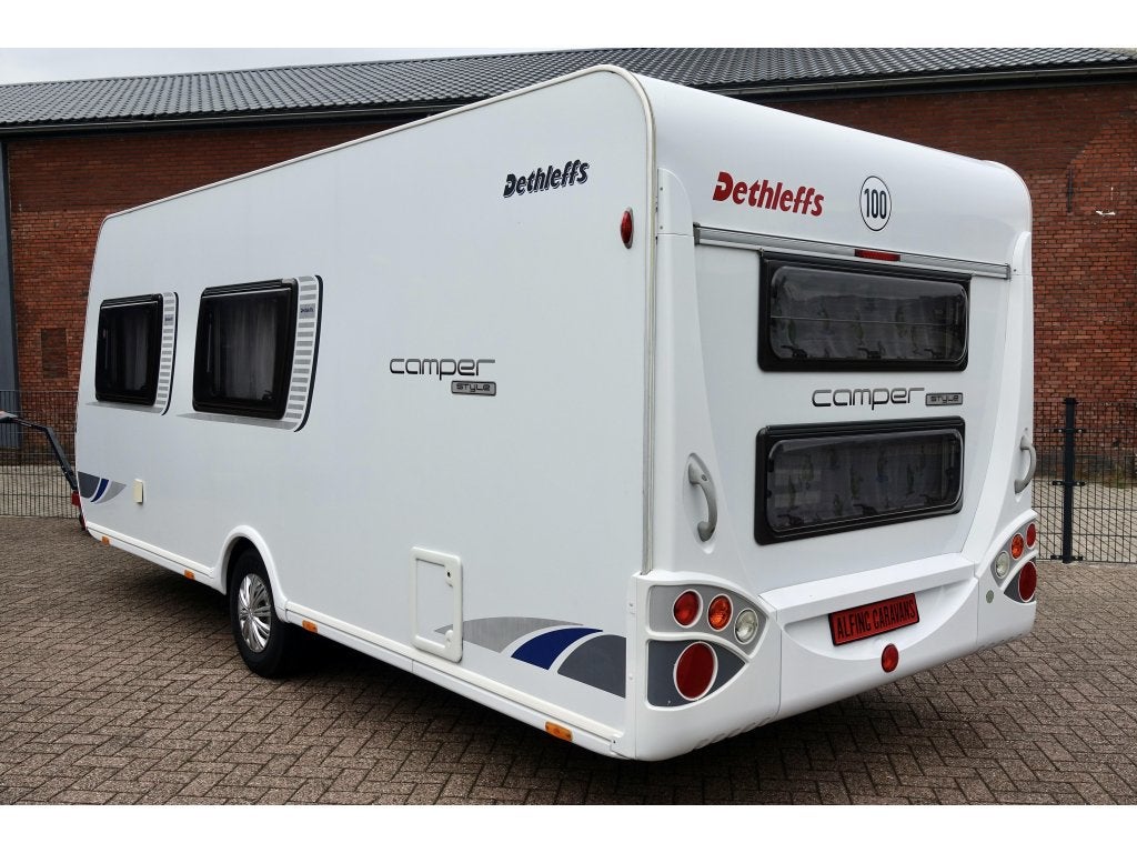 Dethleffs Camper 500 TK 2012 Stapelbedden Voortent 1700 KG, Schokbreker, Bedrijf, Treinzit, Dwarsbed