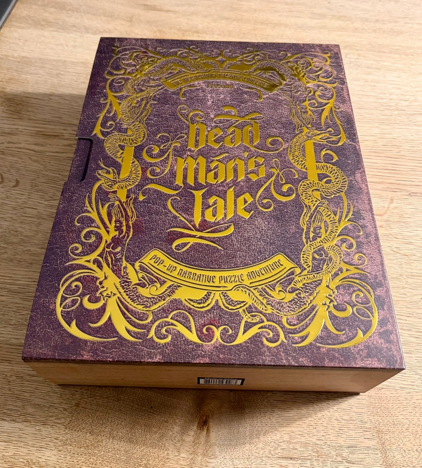 Dead man's tale van the mysterious package company, Ophalen of Verzenden
