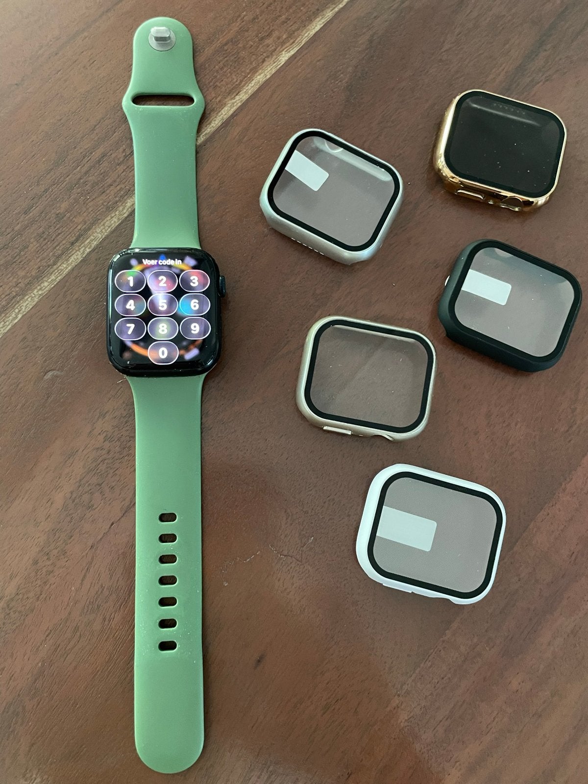 Apple Watch 8 45 mm GPS met extra bandjes en covers, Ophalen, Hartslag, IOS, Zo goed als nieuw