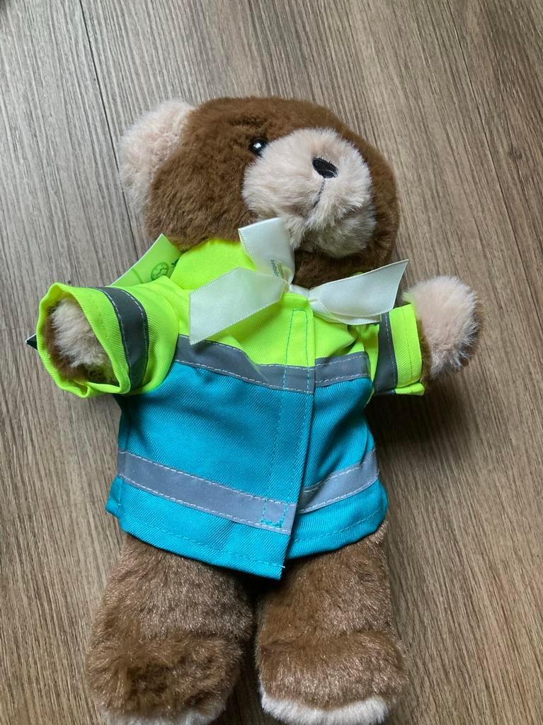 Knuffelbeer Stichting Ambulance Wens, Ophalen of Verzenden, Zo goed als nieuw, Beer