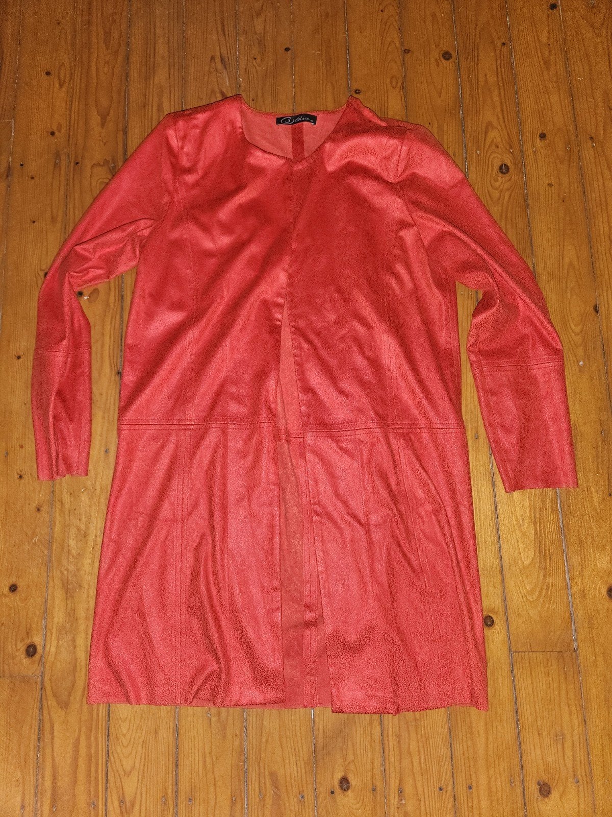 Rood suède lookalike jasje met schoudervulling, Maat 42/44 (L), Ophalen of Verzenden, Zo goed als nieuw, B three 42