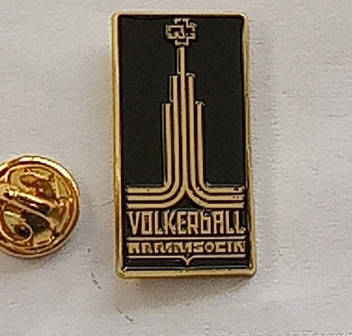 Rammstein leuke nieuwe volkerball pin badge speld, Verzenden, Nieuw, Overige typen