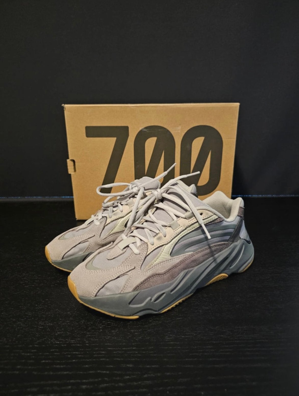 Yeezy boost 700 v2 tephra, Kleding | Heren, Schoenen, Ophalen of Verzenden, Zo goed als nieuw