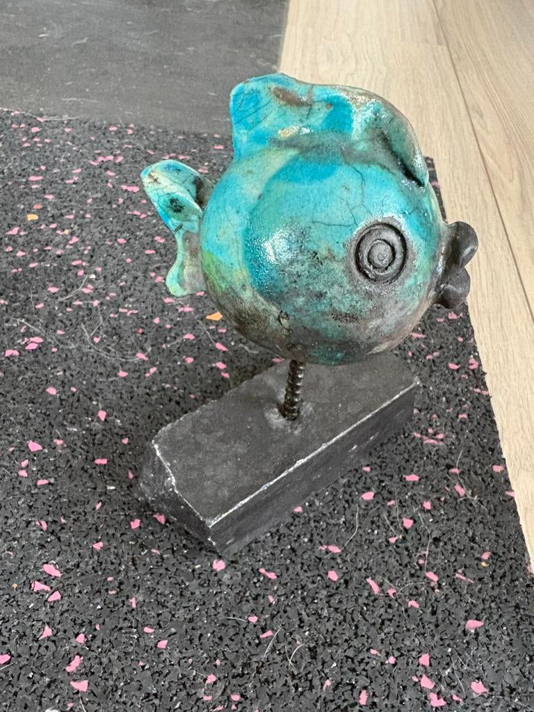 Handgemaakte Raku Keramiek Vis op Voetstuk – Atelierkunst, Verzenden, Dier