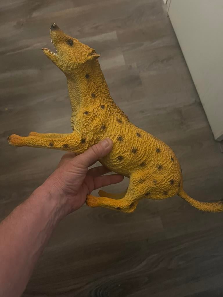 mooie grote gevlekte hyena ( hard plasric), Ophalen of Verzenden, Beeldje of Figuurtje