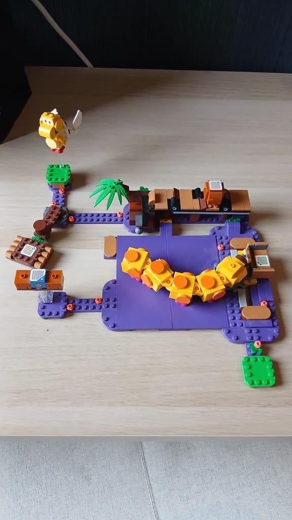 LEGO Super Mario Wiggler's Giftige Moeras Uitbreidingsset, Overige thema's, Lego, Ophalen of Verzenden, Zo goed als nieuw