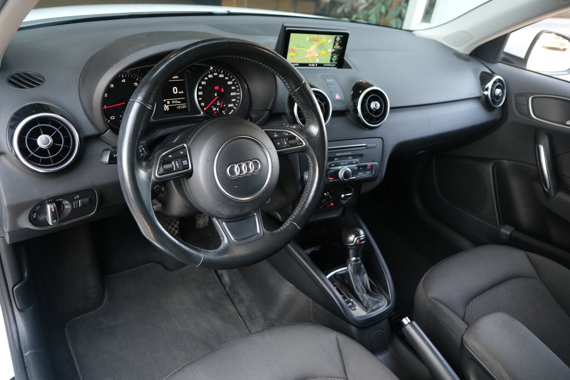 Audi A1 Sportback 1.0 TFSI S-Line S-tronic Led Navi Airco Cr, Auto's, Audi, Euro 6, 4 stoelen, Origineel Nederlands, Bedrijf