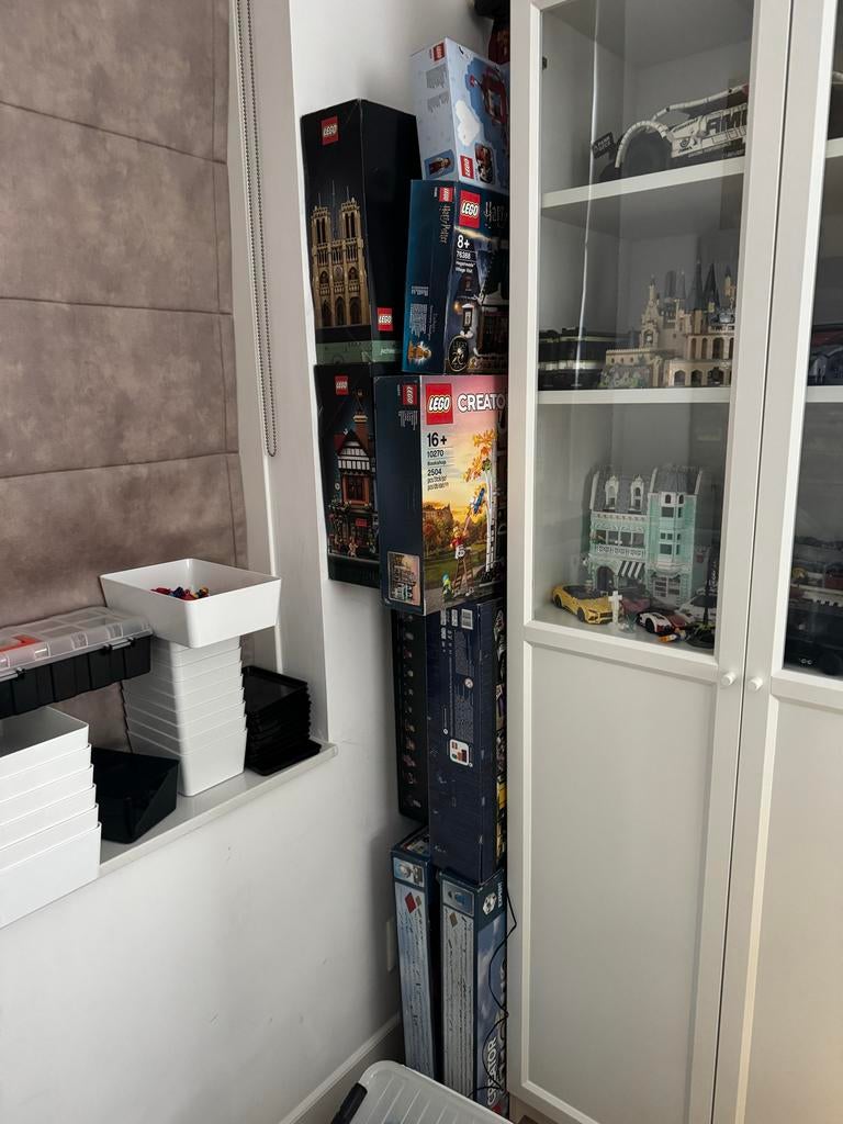 IKEA Boekenkast met (half) glazen deur, Ophalen of Verzenden, Gebruikt