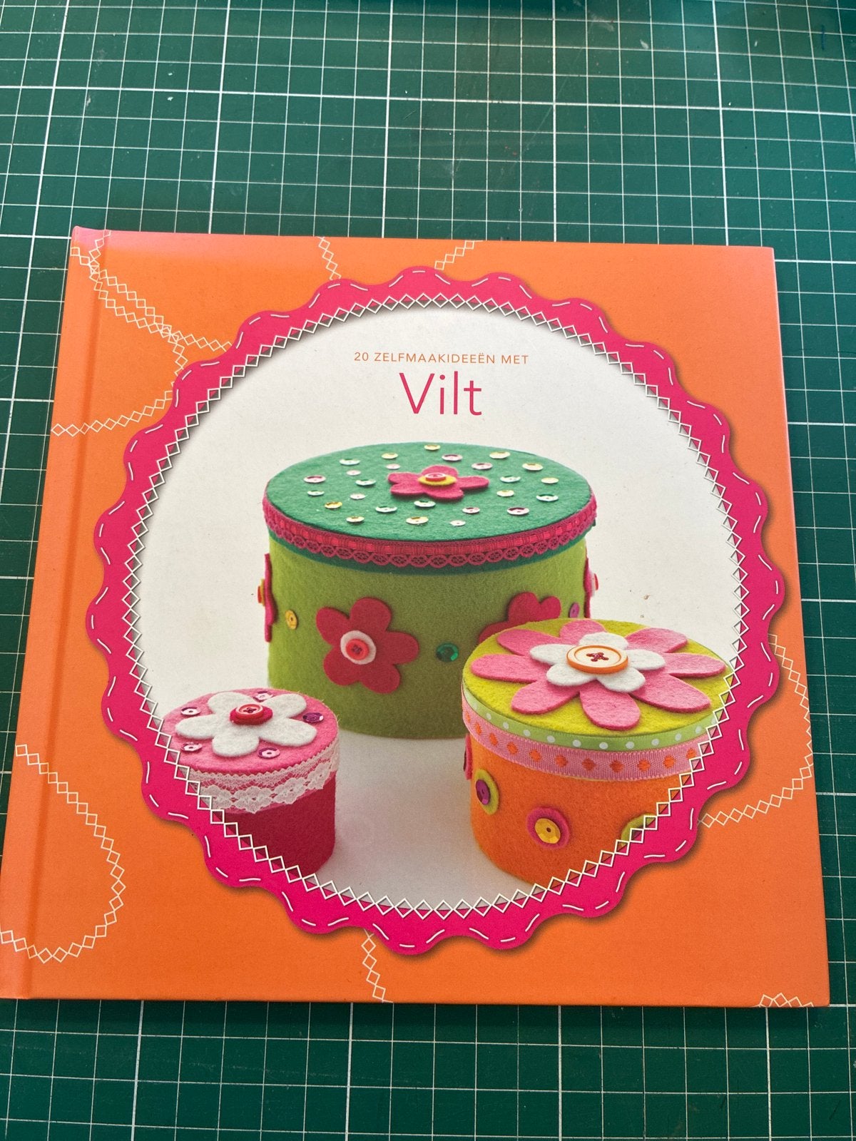 20 Zelfmaakideeën met Vilt - Knutselboek, Ophalen of Verzenden, Zo goed als nieuw, Scrapbooking en Knutselen, Geschikt voor kinderen